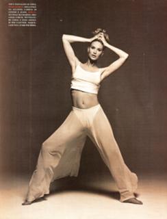 Kelly Lynch feet photo thumbnail