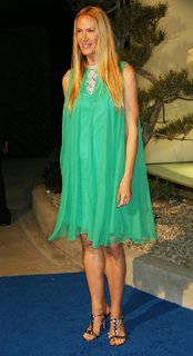 Kelly Lynch feet photo thumbnail