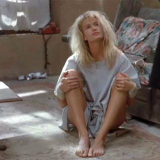 Kelly Lynch feet photo thumbnail