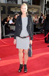 Kelly Lynch feet photo thumbnail