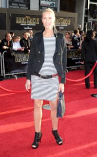 Kelly Lynch feet photo thumbnail