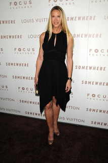 Kelly Lynch feet photo thumbnail