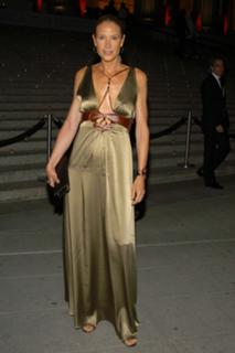 Kelly Lynch feet photo thumbnail