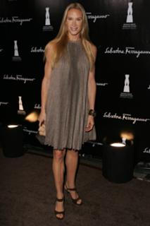 Kelly Lynch feet photo thumbnail