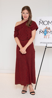Kelly Macdonald feet photo thumbnail