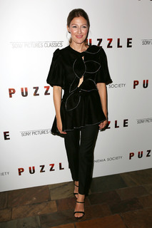Kelly Macdonald feet photo thumbnail