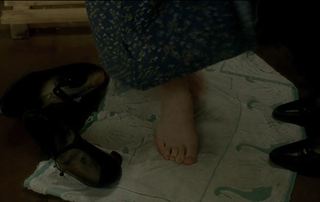 Kelly Macdonald feet photo thumbnail