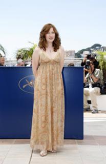 Kelly Macdonald feet photo thumbnail