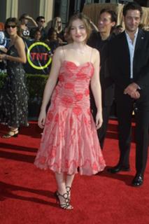 Kelly Macdonald feet photo thumbnail