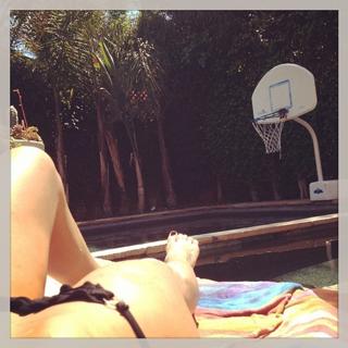 Kelly Monaco feet photo thumbnail