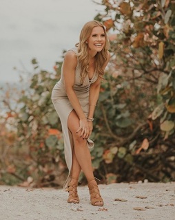 Kelly Nash feet photo 9