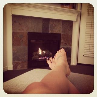 Kelly Osbourne feet photo thumbnail