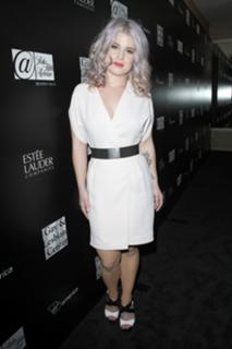 Kelly Osbourne feet photo thumbnail