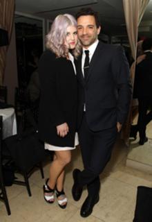 Kelly Osbourne feet photo thumbnail
