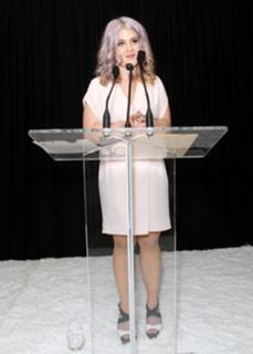 Kelly Osbourne feet photo thumbnail