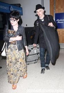 Kelly Osbourne feet photo thumbnail