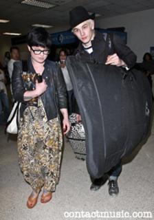 Kelly Osbourne feet photo thumbnail