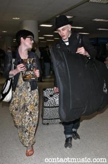 Kelly Osbourne feet photo thumbnail