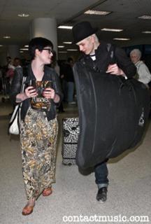 Kelly Osbourne feet photo thumbnail