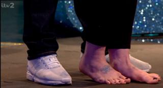 Kelly Osbourne feet photo thumbnail