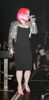 Kelly Osbourne feet photo thumbnail