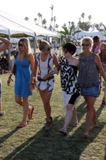 Kelly Osbourne feet photo thumbnail