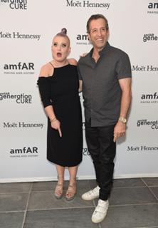 Kelly Osbourne feet photo thumbnail