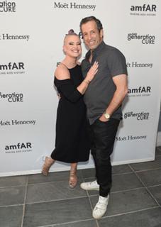 Kelly Osbourne feet photo thumbnail
