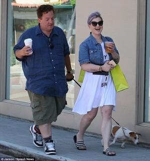 Kelly Osbourne feet photo thumbnail