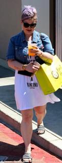 Kelly Osbourne feet photo thumbnail