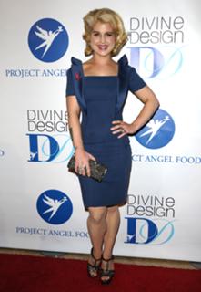 Kelly Osbourne feet photo thumbnail