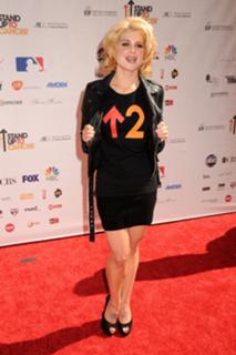 Kelly Osbourne feet photo thumbnail