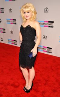Kelly Osbourne feet photo thumbnail