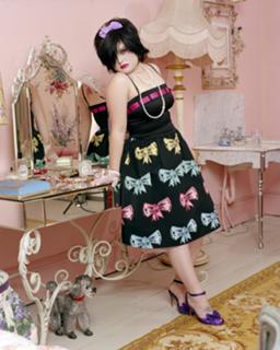 Kelly Osbourne feet photo thumbnail