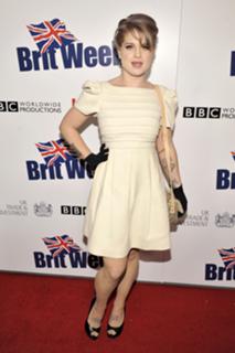 Kelly Osbourne feet photo thumbnail