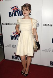 Kelly Osbourne feet photo thumbnail