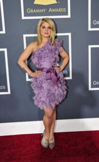 Kelly Osbourne feet photo thumbnail