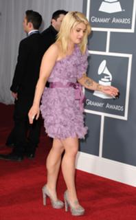 Kelly Osbourne feet photo thumbnail