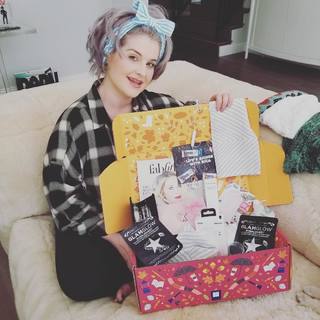 Kelly Osbourne feet photo thumbnail