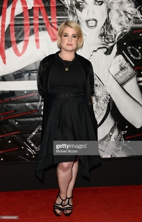 Kelly Osbourne feet photo thumbnail
