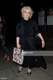 Kelly Osbourne feet photo thumbnail