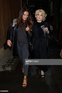 Kelly Osbourne feet photo thumbnail