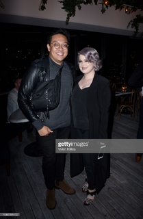 Kelly Osbourne feet photo thumbnail