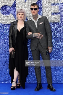 Kelly Osbourne feet photo thumbnail