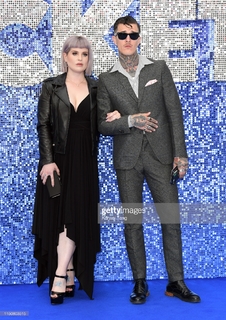 Kelly Osbourne feet photo thumbnail