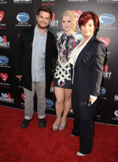 Kelly Osbourne feet photo thumbnail
