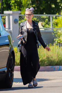 Kelly Osbourne feet photo thumbnail