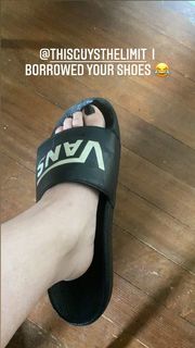 Kelly Osbourne feet photo thumbnail