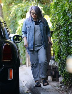 Kelly Osbourne feet photo thumbnail