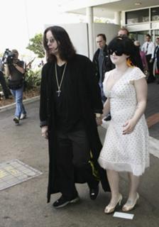 Kelly Osbourne feet photo thumbnail